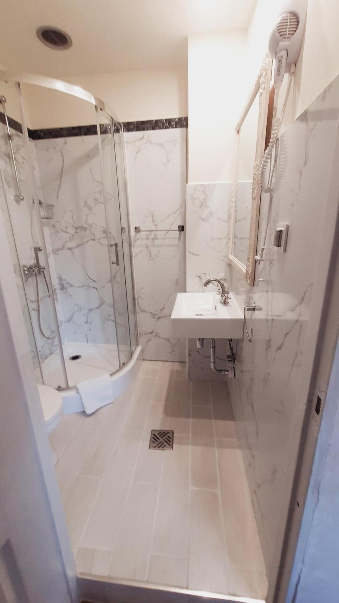 Hotel Rezydencja Rosa Przemysl Ngoại thất bức ảnh