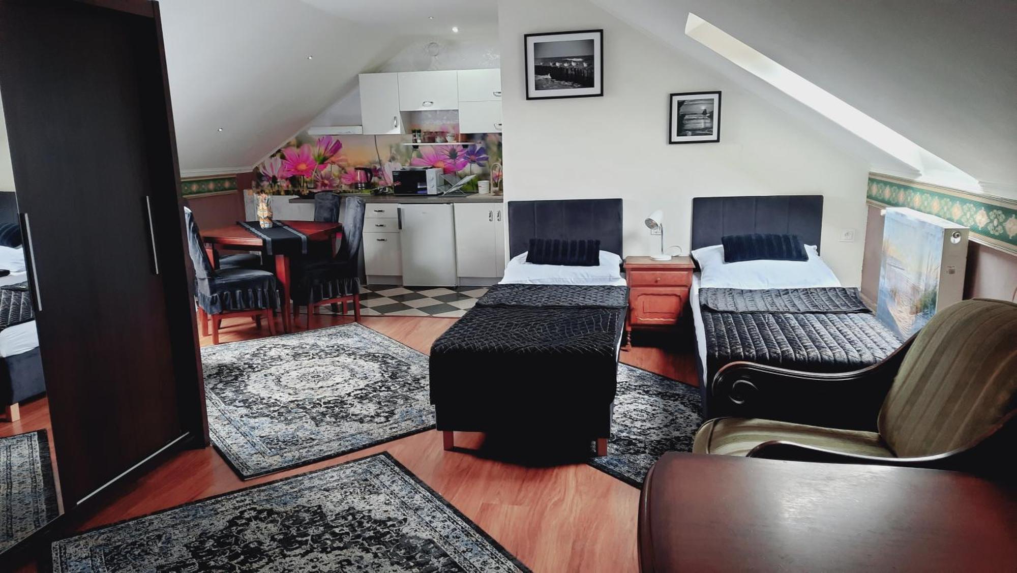 Hotel Rezydencja Rosa Przemysl Ngoại thất bức ảnh
