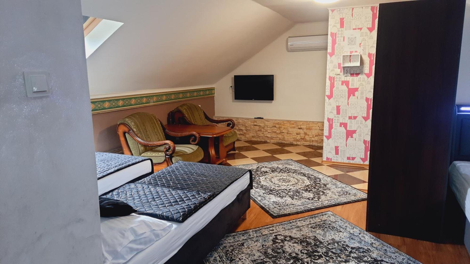 Hotel Rezydencja Rosa Przemysl Ngoại thất bức ảnh