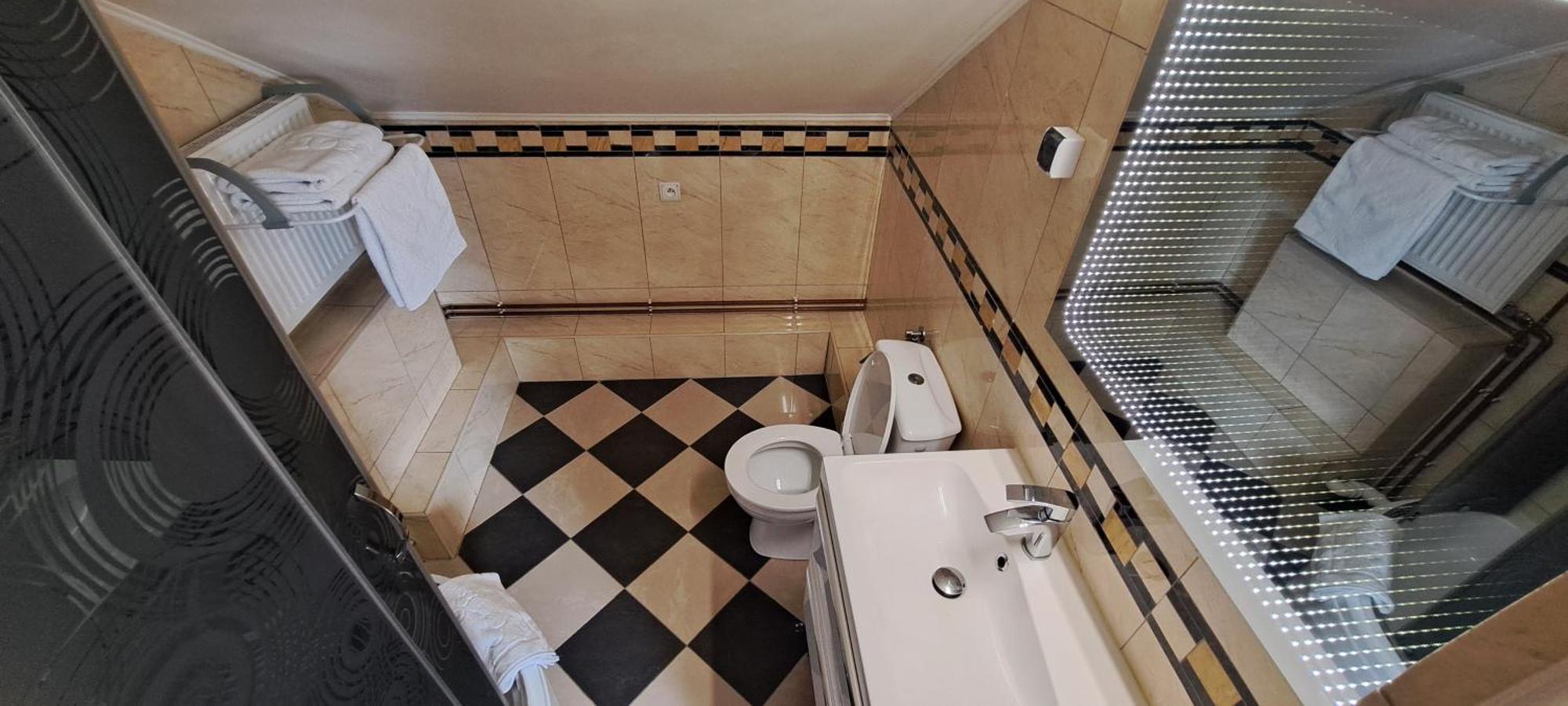 Hotel Rezydencja Rosa Przemysl Ngoại thất bức ảnh