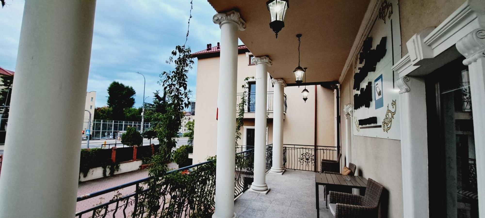 Hotel Rezydencja Rosa Przemysl Ngoại thất bức ảnh