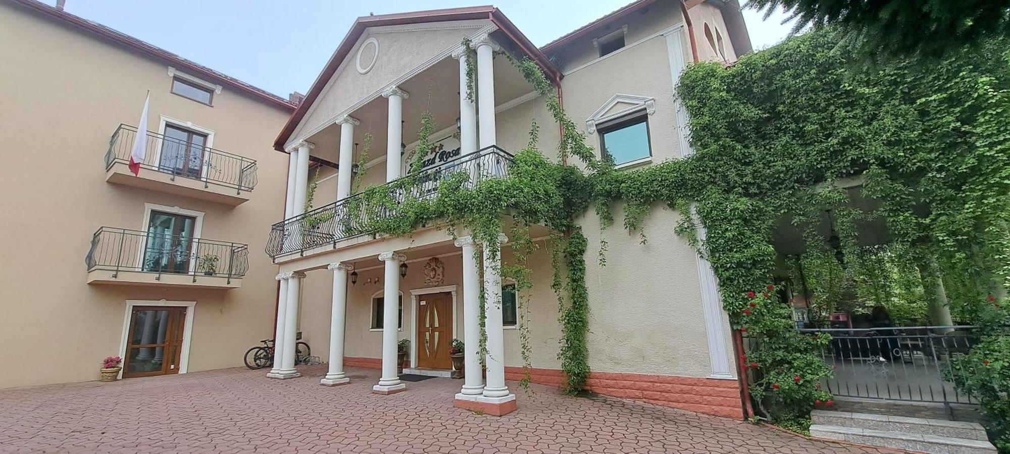 Hotel Rezydencja Rosa Przemysl Ngoại thất bức ảnh